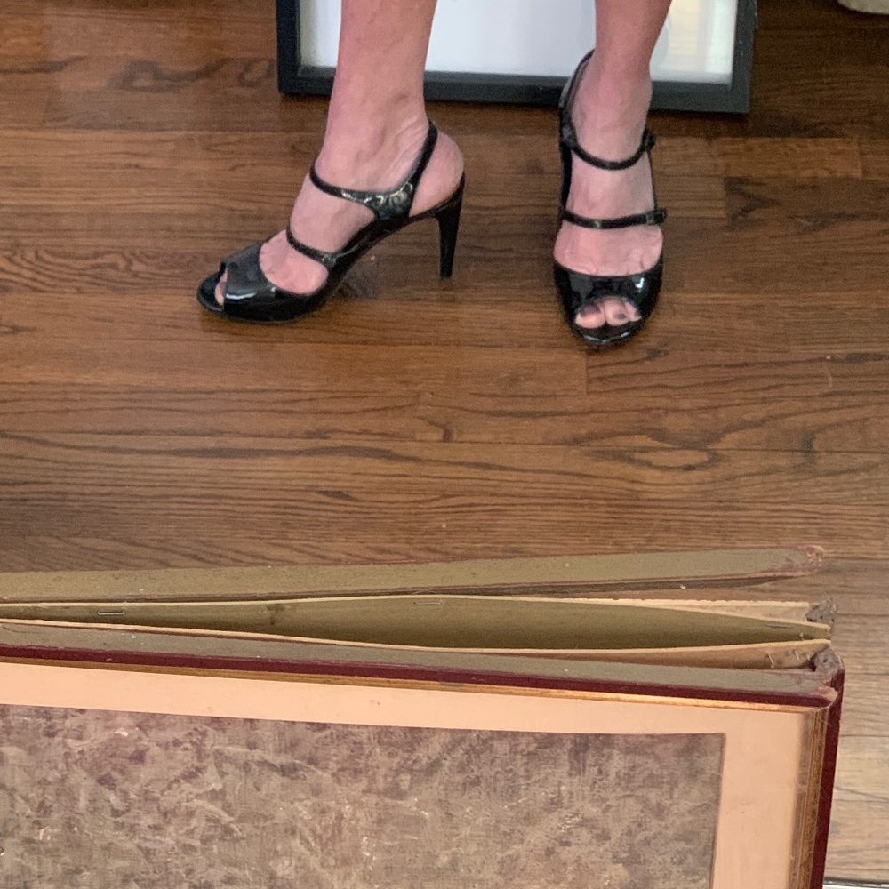 via Spiga. 9.5. 41.5. Black Patten Leather dress shoe